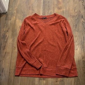 Women’s V-Neck Ribbed Sweater - Rust